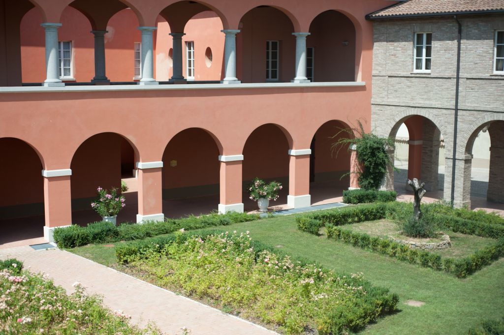 Matilde Di Canossa Golf Spa & Hotel Resort Reggio Emilia Exterior photo