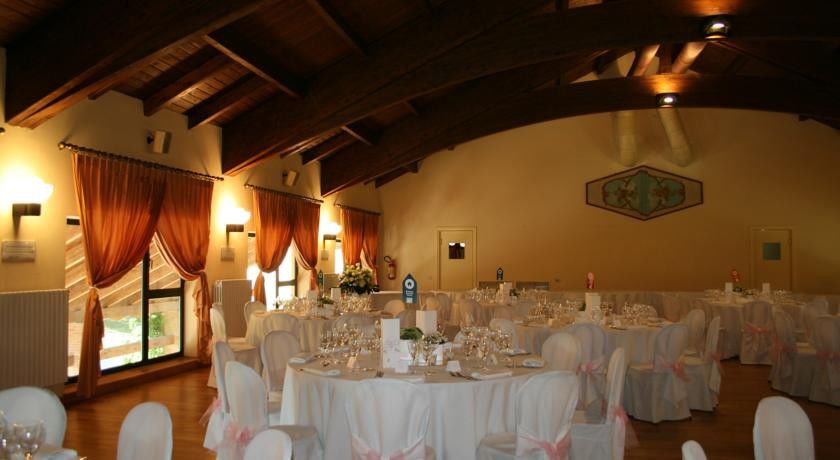 Matilde Di Canossa Golf Spa & Hotel Resort Reggio Emilia Exterior photo